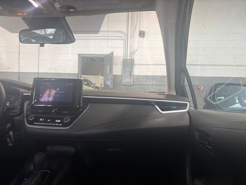 Used 2025 Toyota Corolla LE image 34