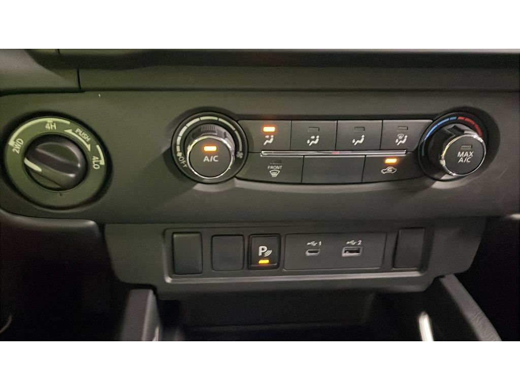 Used 2025 Nissan Frontier SV AWD/4WD image 14