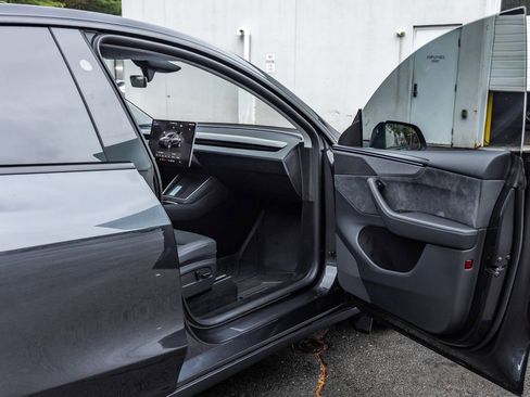 Used 2026 Tesla Model Y AWD image 16