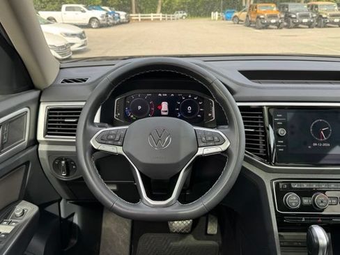 Certified 2023 Volkswagen Atlas SE w/ Panoramic Sunroof Package AWD/4WD image 20