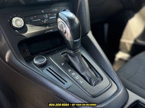 Used 2016 Ford Focus SE FWD image 12