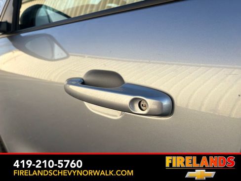 Used 2022 Ford Escape SE w/ SE Sport Appearance Package image 13