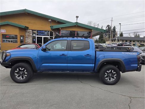 Used 2018 Toyota Tacoma TRD Off-Road w/ Technology Package image 5