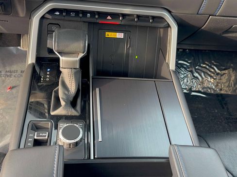 Used 2024 Toyota Tundra Platinum image 24