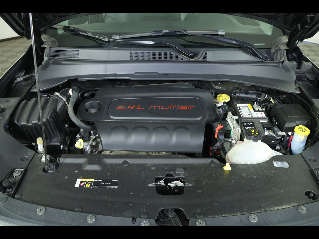 Used 2022 Jeep Compass Latitude w/ Sun and Sound Group AWD/4WD image 21