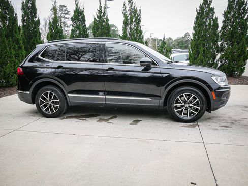 Used 2021 Volkswagen Tiguan S image 11