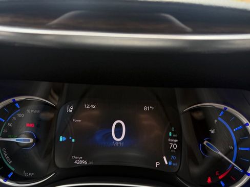 Used 2021 Chrysler Pacifica Pinnacle FWD image 23