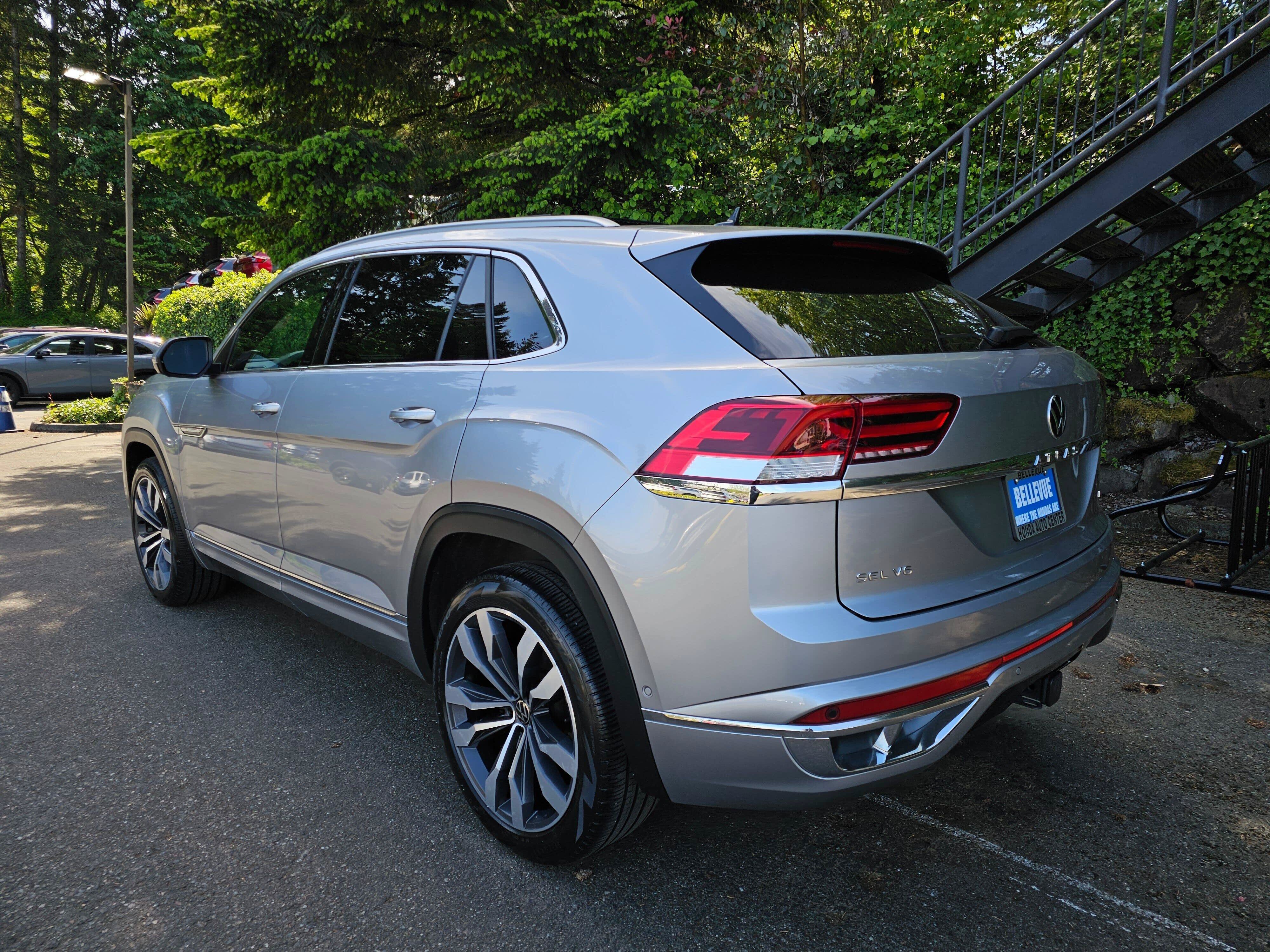 Used 2022 Volkswagen Atlas Cross Sport SEL Premium R-Line AWD/4WD image 5