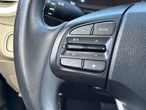 Used 2025 Hyundai Venue SEL FWD image 23