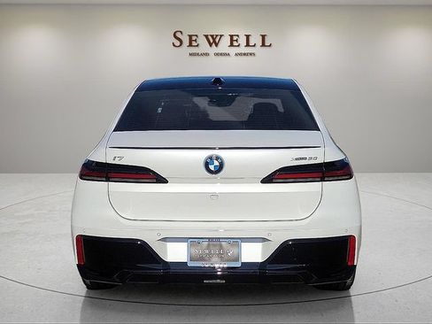 New 2026 BMW i7 xDrive60 AWD/4WD image 4
