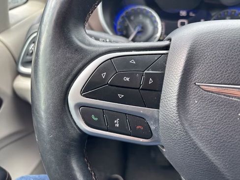 Used 2017 Chrysler Pacifica Touring-L Plus w/ Tire & Wheel Group image 25