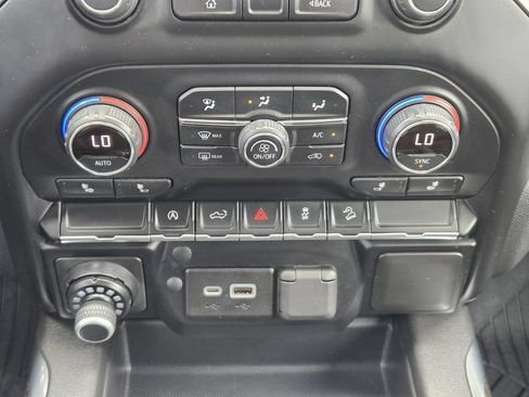 Used 2021 Chevrolet Silverado 1500 LT Trail Boss w/ Bed Protection Package AWD/4WD image 18