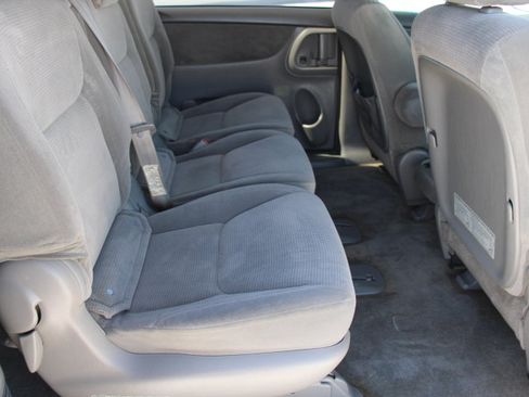 Used 2005 Toyota Sienna LE FWD image 15