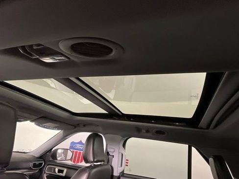 Used 2023 Ford Explorer XLT w/ Equipment Group 202A image 21