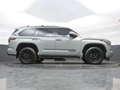 Used 2024 Toyota Sequoia Platinum image 33