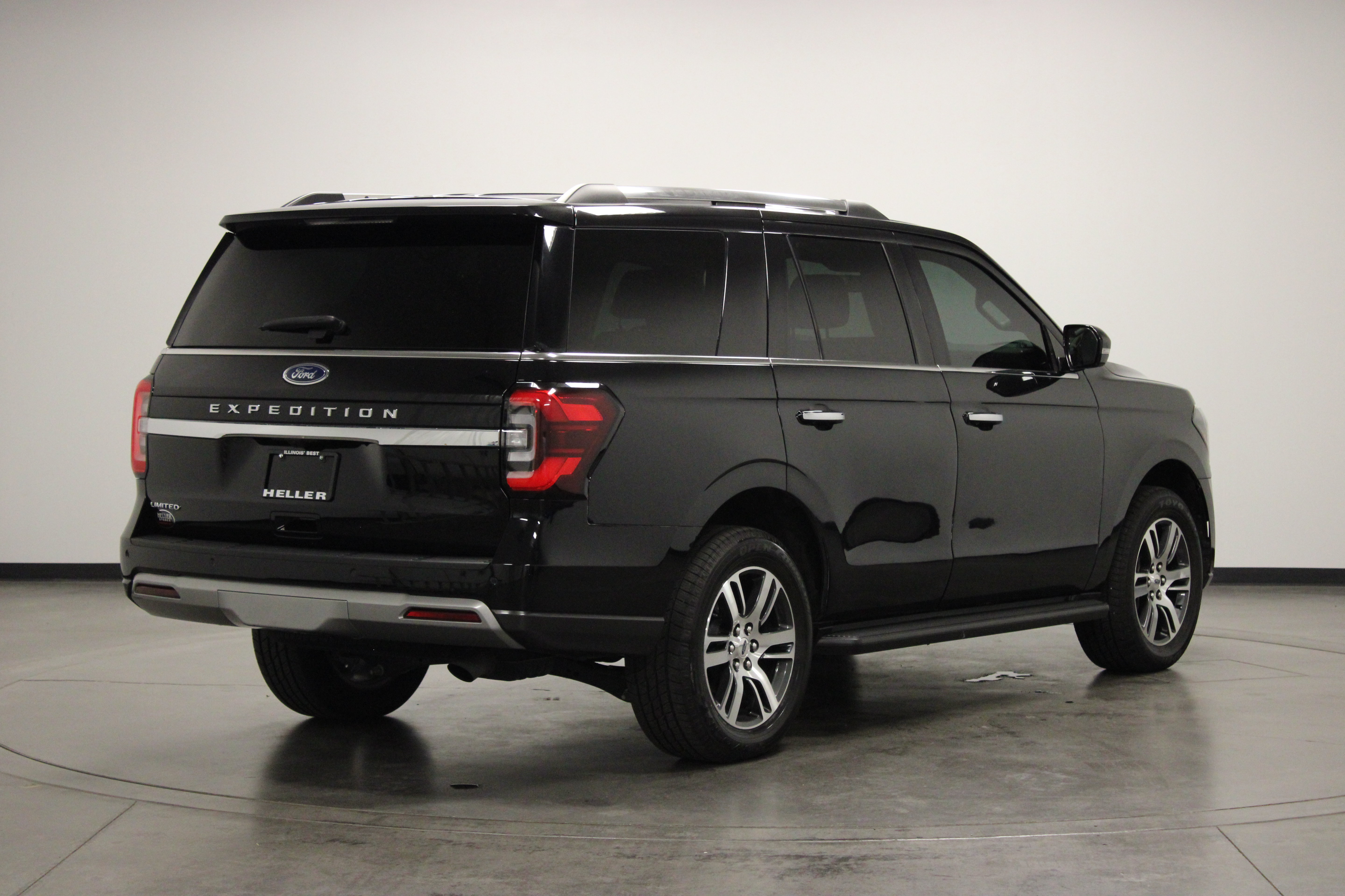Used 2024 Ford Expedition Limited AWD/4WD image 8
