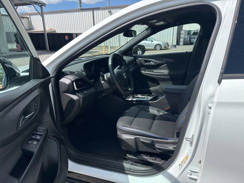 Used 2025 Buick Envista Sport Touring FWD image 14