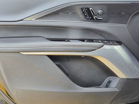 Certified 2025 Cadillac Lyriq Luxury image 26