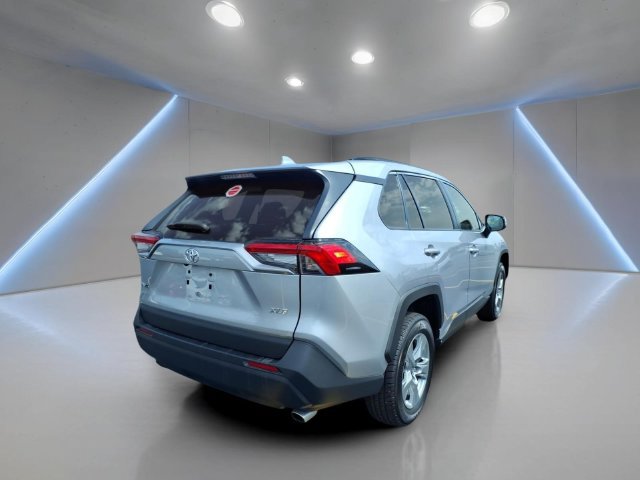 Used 2024 Toyota RAV4 XLE FWD image 23