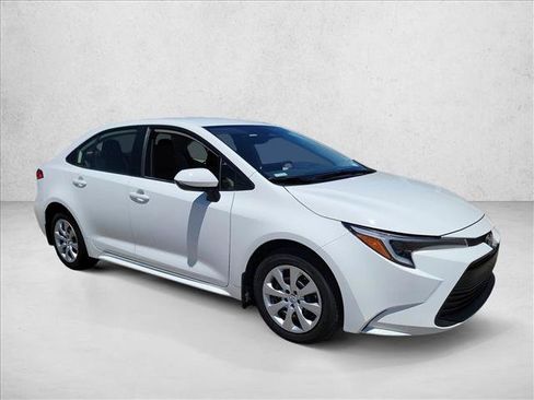 Used 2026 Toyota Corolla LE FWD image 3