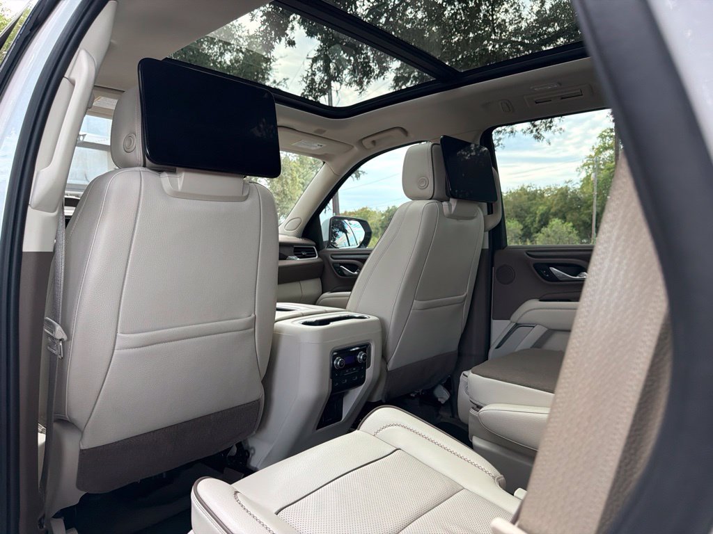 Used 2021 GMC Yukon Denali w/ Denali Premium Package AWD/4WD image 24