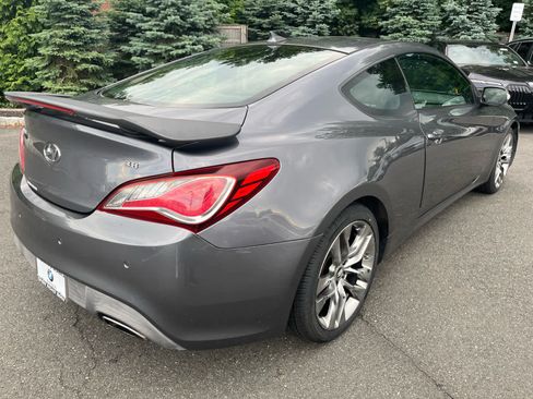 Used 2014 Hyundai Genesis 3.8 RWD image 6
