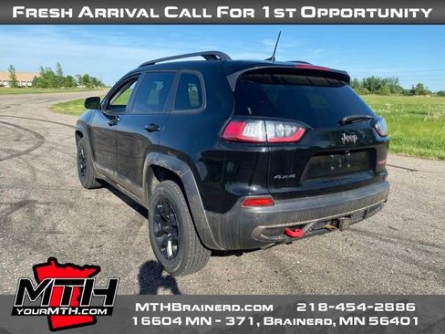 Used 2019 Jeep Cherokee Trailhawk w/ Cold Weather Group AWD/4WD image 5