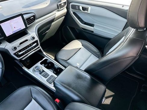 Used 2023 Ford Explorer XLT w/ Equipment Group 202A image 23