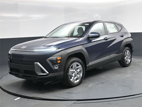 New 2026 Hyundai Kona SE image 1