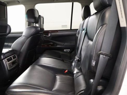 Used 2015 Lexus LX 570 4WD image 32