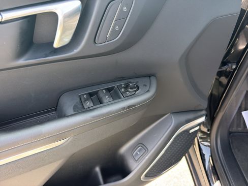 Used 2025 Buick Enclave Preferred image 12