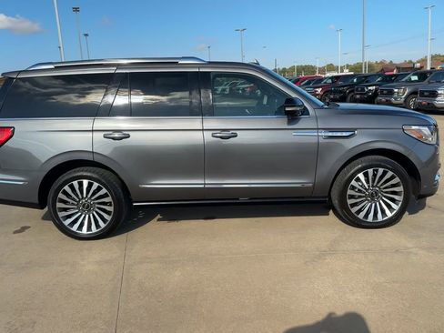 Used 2021 Lincoln Navigator Reserve w/ Luxury Package image 2