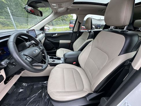 Used 2020 Ford Escape Titanium AWD/4WD image 25
