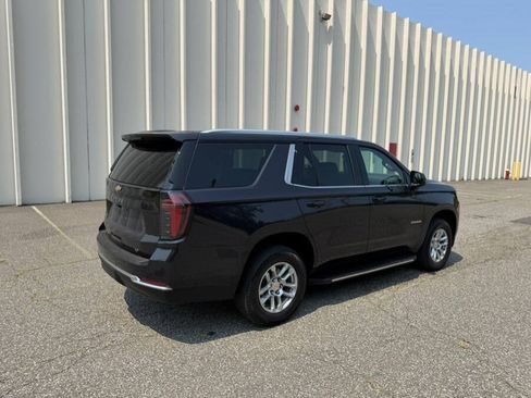 Used 2025 Chevrolet Tahoe LT RWD image 9