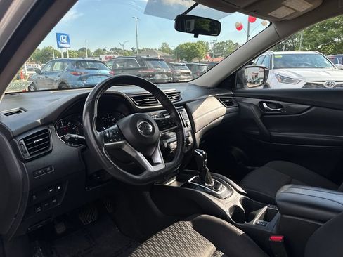 Used 2018 Nissan Rogue SV AWD/4WD image 15