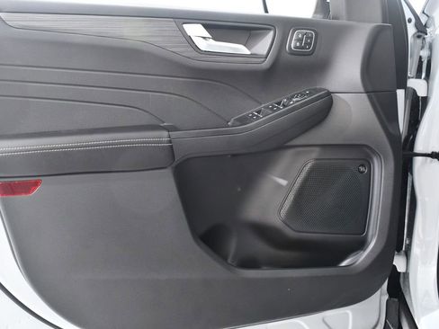 New 2025 Ford Escape SE w/ PHEV Premium Package image 24