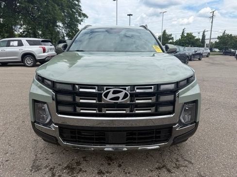 Used 2025 Hyundai Santa Cruz Limited AWD/4WD image 2