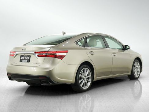 Used 2013 Toyota Avalon Limited FWD image 5