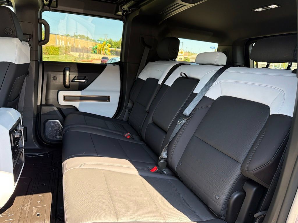 Used 2025 GMC Hummer EV 3X AWD/4WD image 29