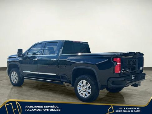 Certified 2024 Chevrolet Silverado 2500 High Country w/ High Country Premium Package AWD/4WD image 4