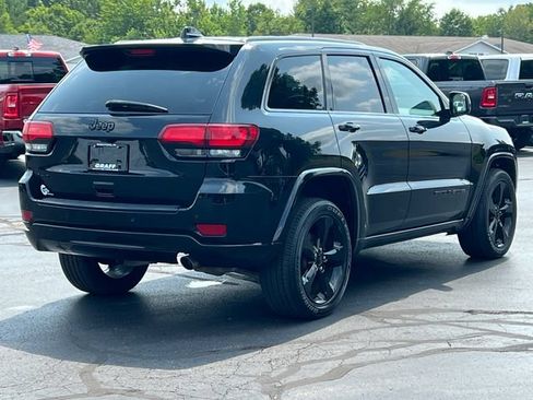 Used 2018 Jeep Grand Cherokee Altitude AWD/4WD image 44