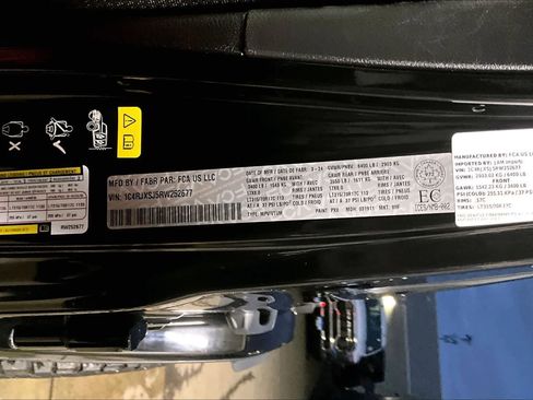 Used 2024 Jeep Wrangler Unlimited Rubicon 392 image 20