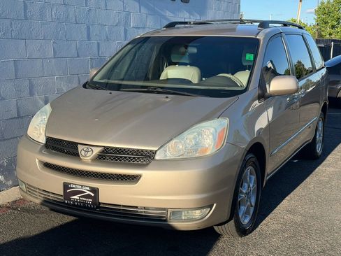 Used 2004 Toyota Sienna XLE image 1