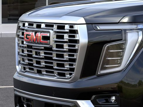 New 2026 GMC Yukon Denali w/ Denali Reserve Package AWD/4WD image 14