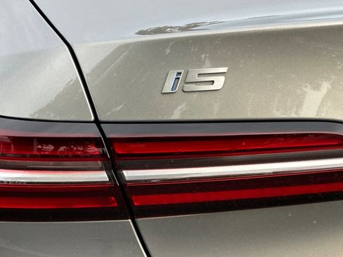 Used 2026 BMW i5 eDrive40 RWD image 12