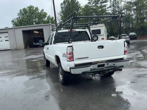 Used 2006 Chevrolet Silverado 2500 LT w/ Skid Plate Package AWD/4WD image 4