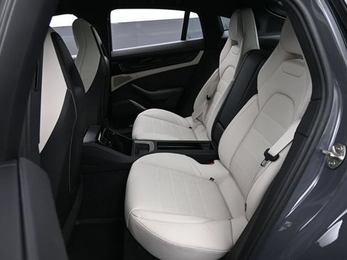 Certified 2025 Porsche Panamera 4S AWD/4WD image 26