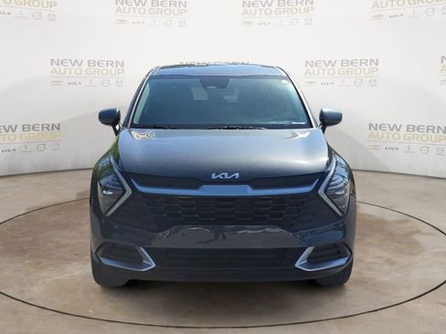 Used 2024 Kia Sportage LX image 8