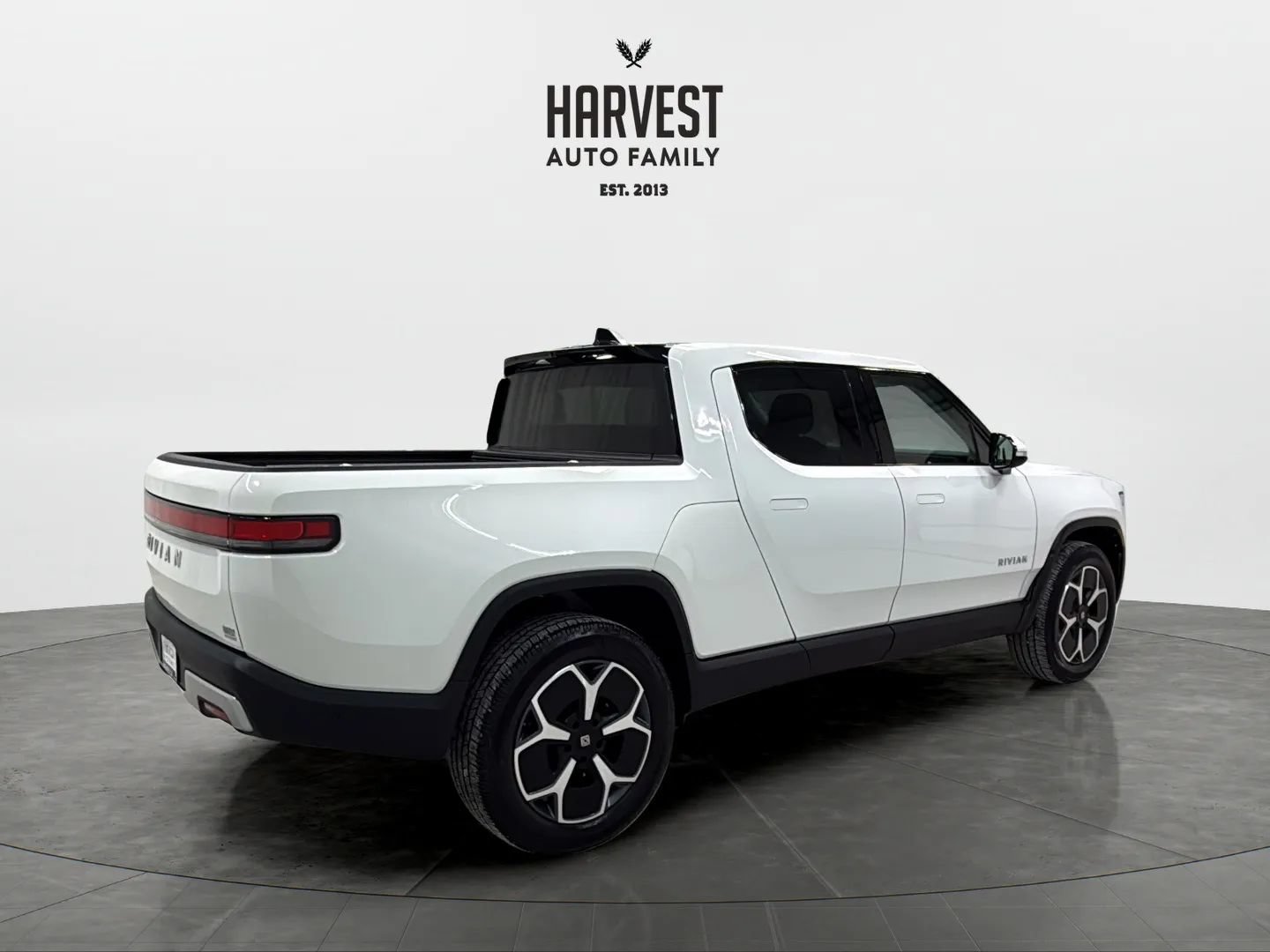 Used 2024 Rivian R1T Adventure Dual AWD/4WD image 7