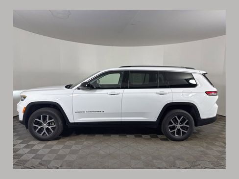 Used 2023 Jeep Grand Cherokee L Limited AWD/4WD image 1